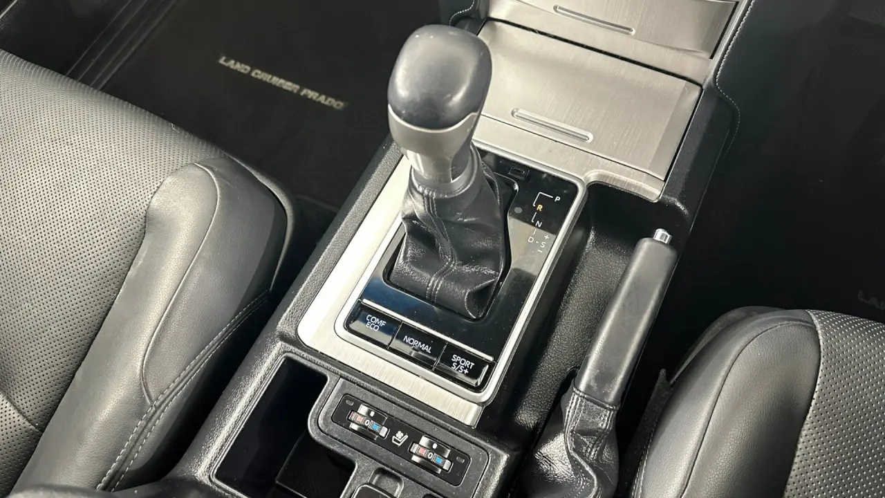 2019 Toyota Landcruiser Prado Gallery Image 17