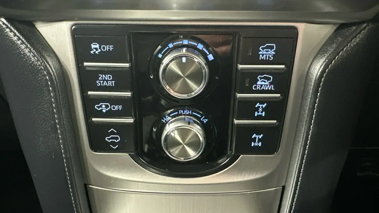 2019 Toyota Landcruiser Prado Gallery Image 18