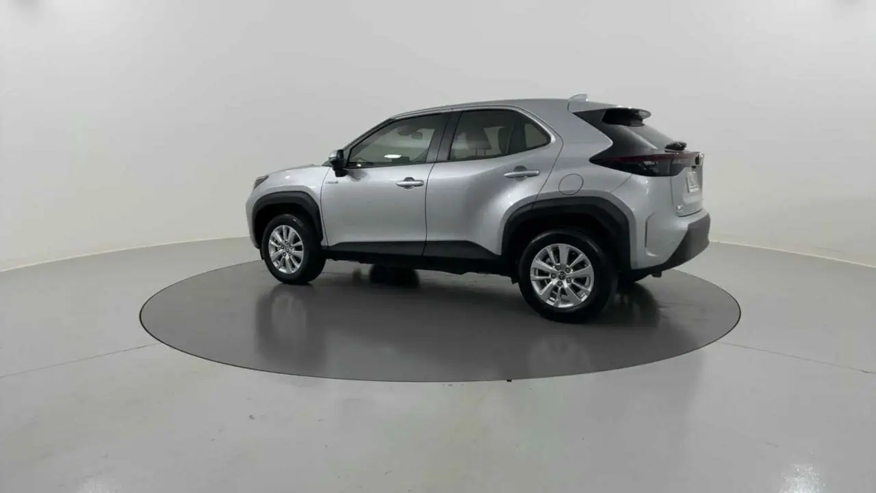 2022 Toyota Yaris Cross Gallery Image 3