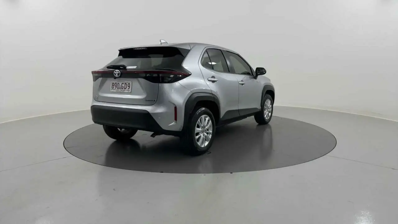 2022 Toyota Yaris Cross Gallery Image 5