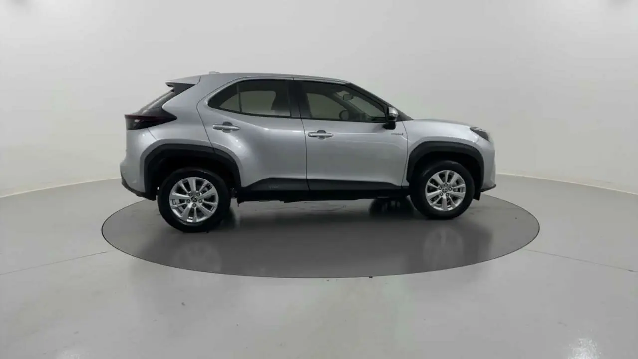 2022 Toyota Yaris Cross Gallery Image 6