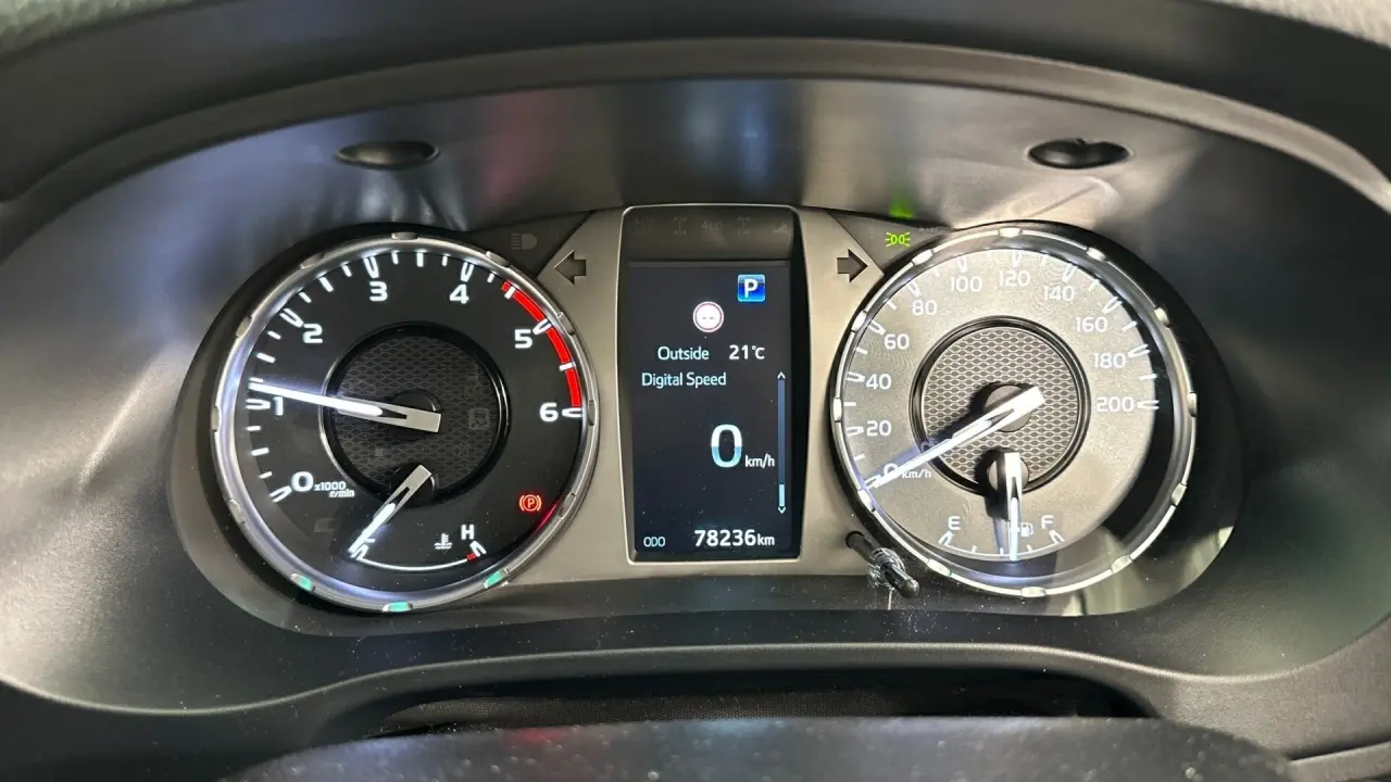 2023 Toyota Hilux Gallery Image 10