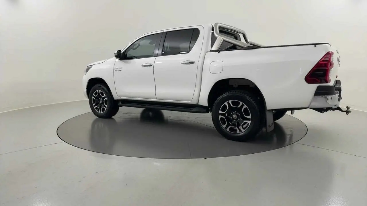 2023 Toyota Hilux Gallery Image 3