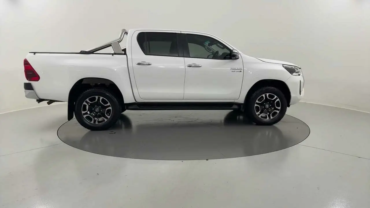 2023 Toyota Hilux Gallery Image 6