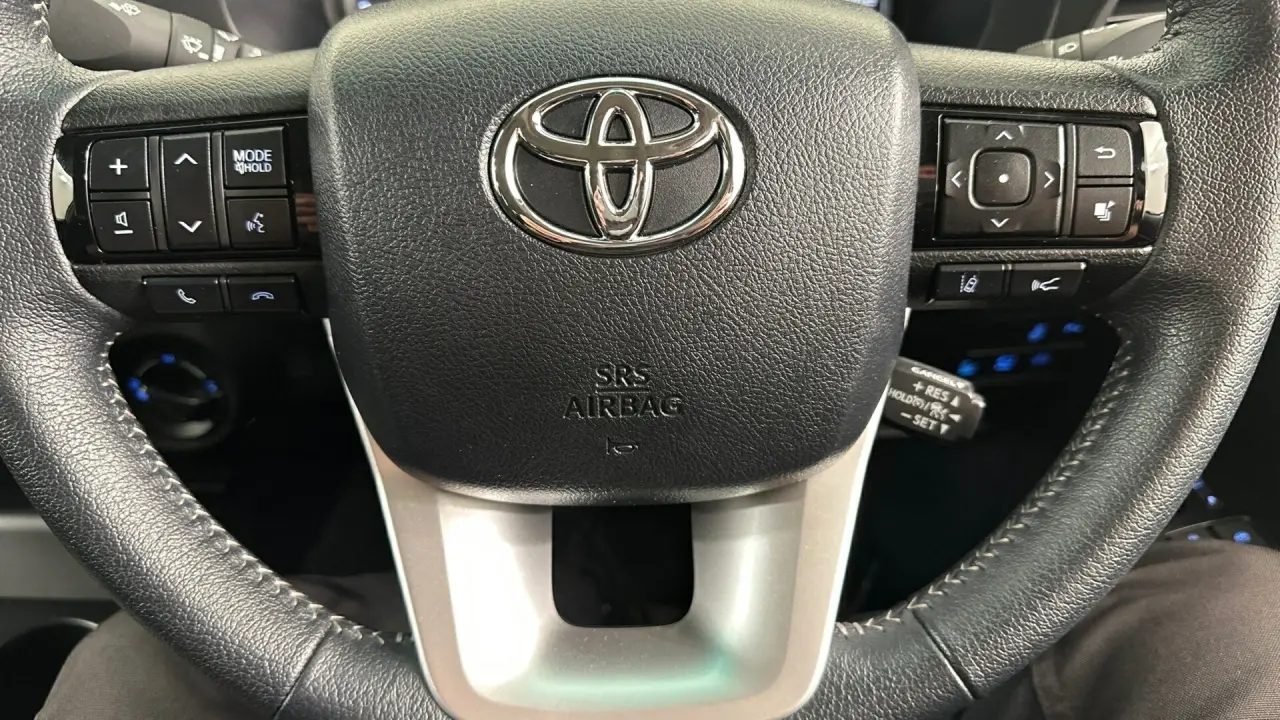 2023 Toyota Hilux Gallery Image 9