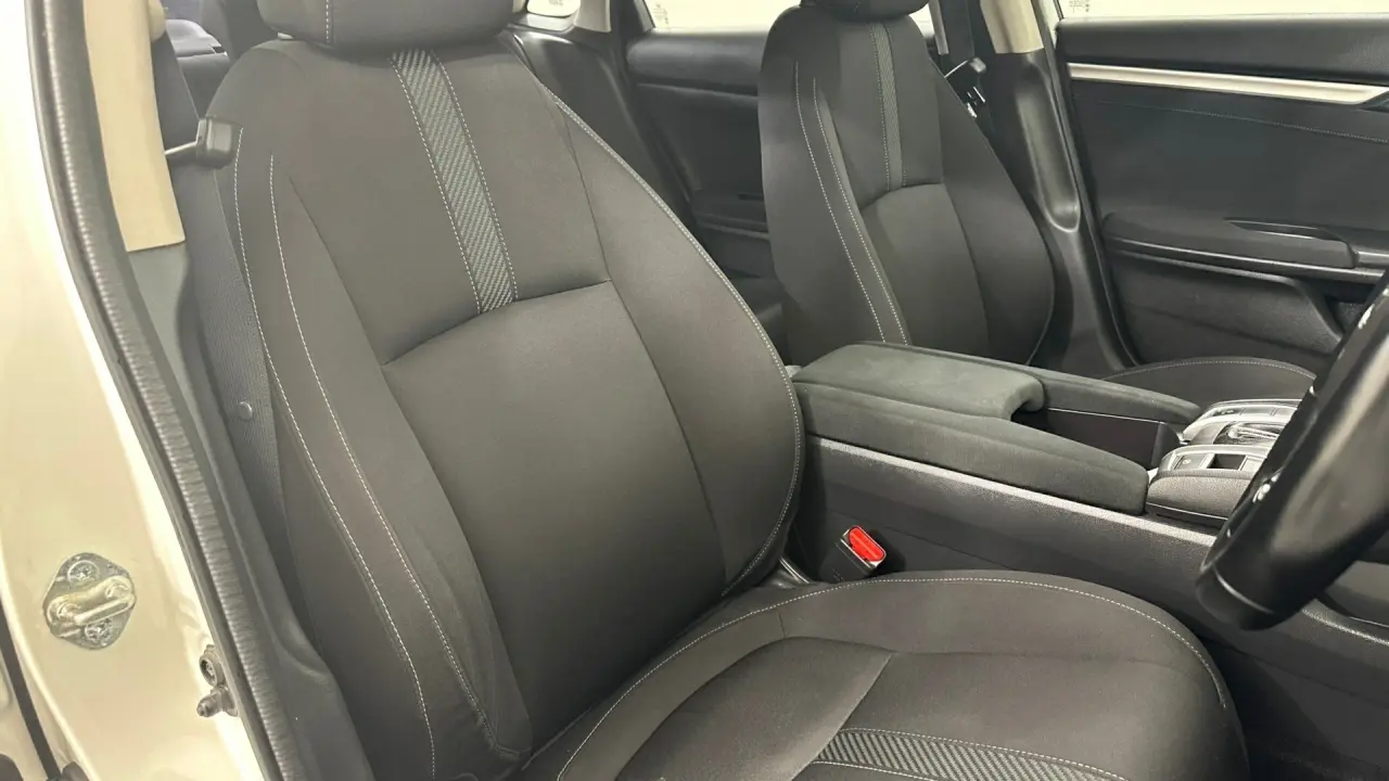 2016 Honda Civic Gallery Image 16