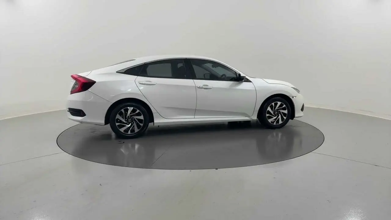 2016 Honda Civic Gallery Image 6