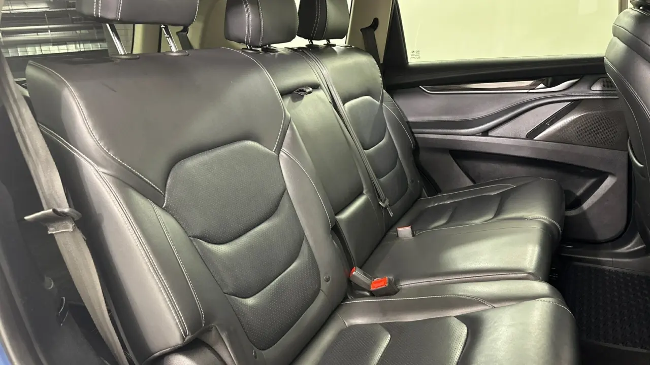 2021 LDV D90 Gallery Image 14