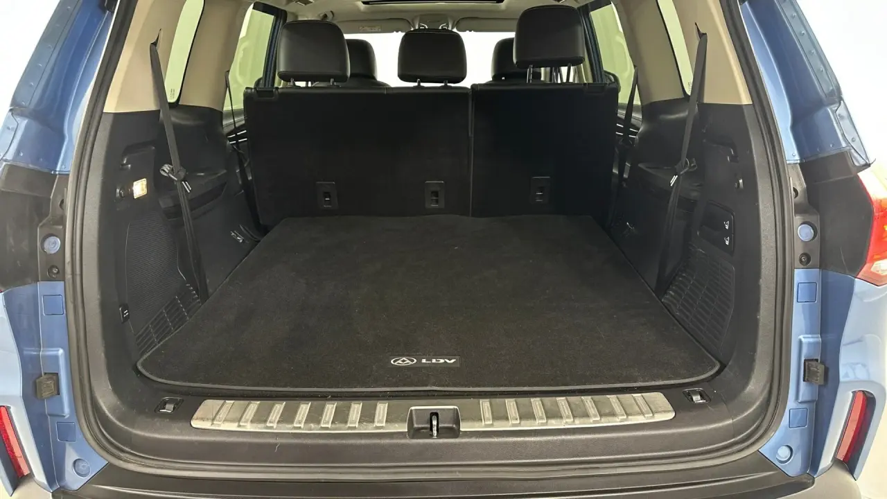 2021 LDV D90 Gallery Image 19