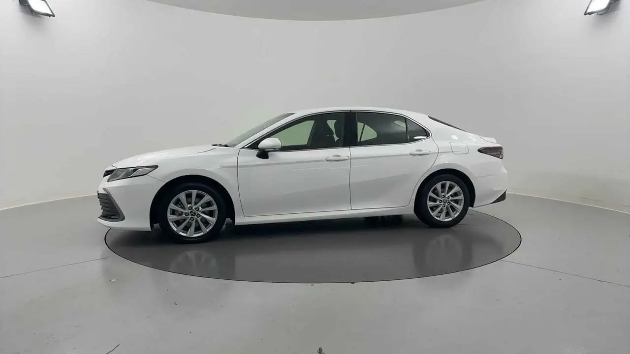 2022 Toyota Camry Gallery Image 3