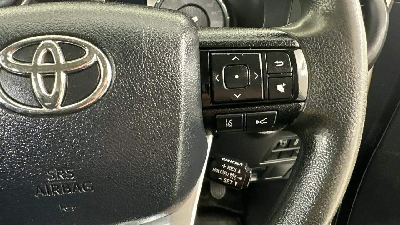 2021 Toyota Hilux Gallery Image 11