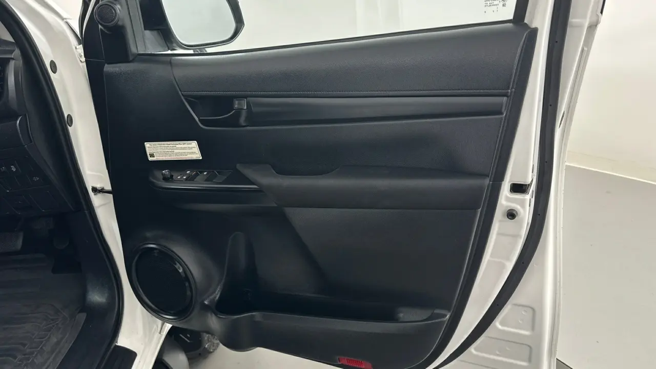 2021 Toyota Hilux Gallery Image 16