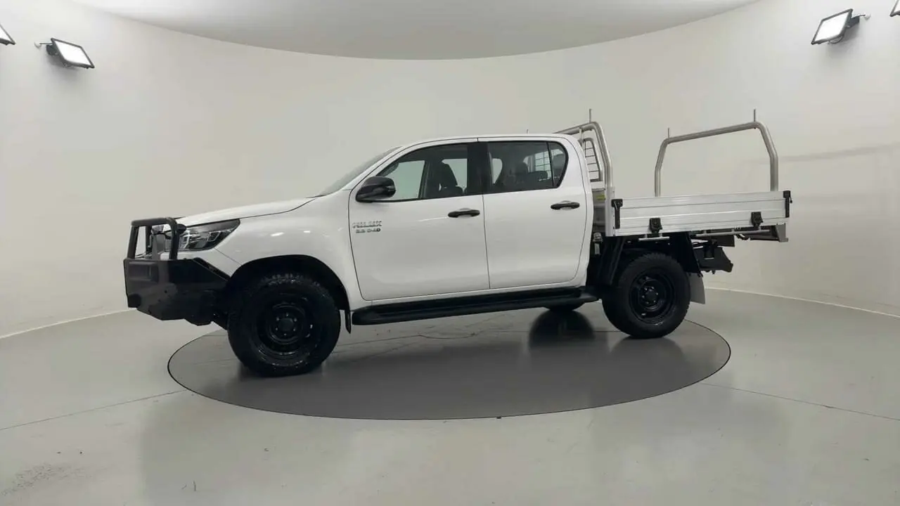 2021 Toyota Hilux Gallery Image 2