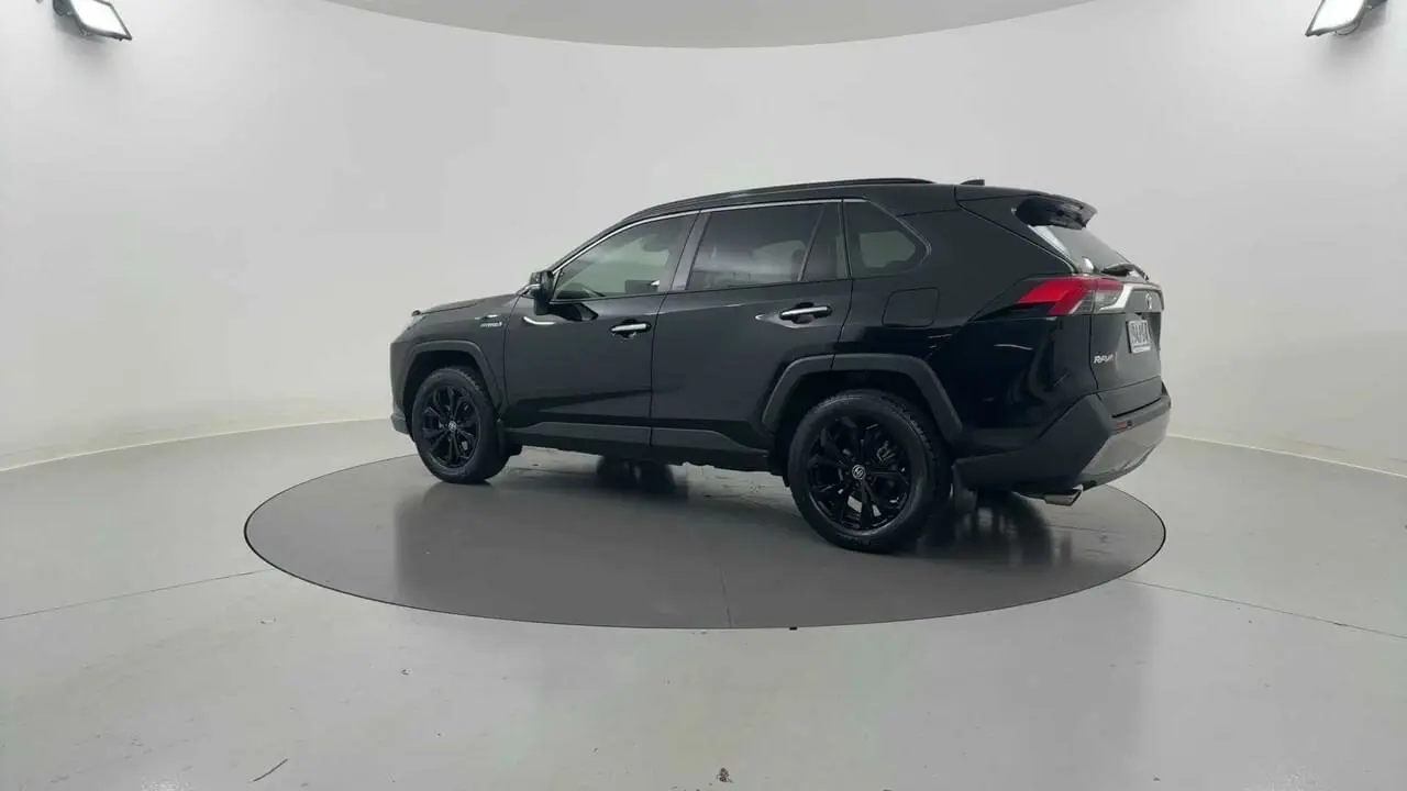 2023 Toyota RAV4 Gallery Image 4