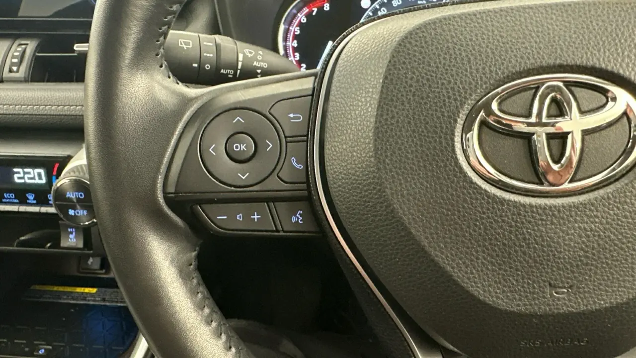 2020 Toyota RAV4 Gallery Image 12