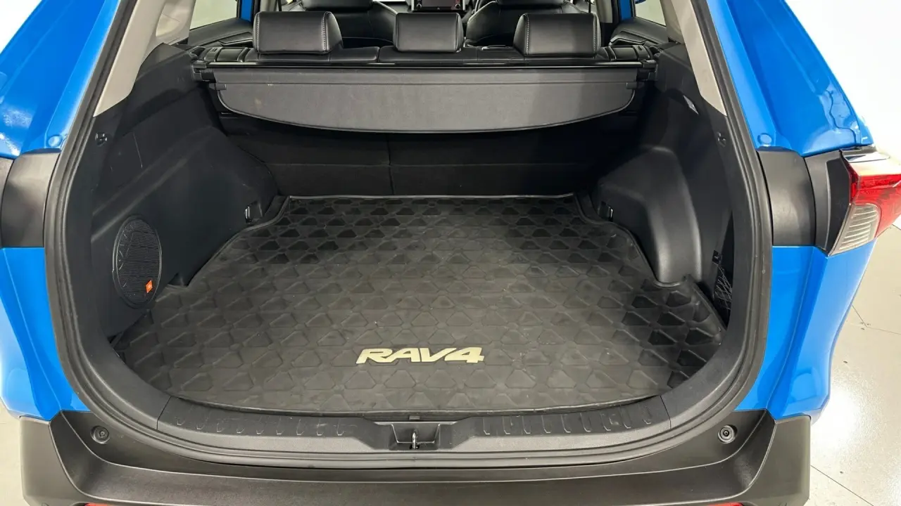 2020 Toyota RAV4 Gallery Image 16
