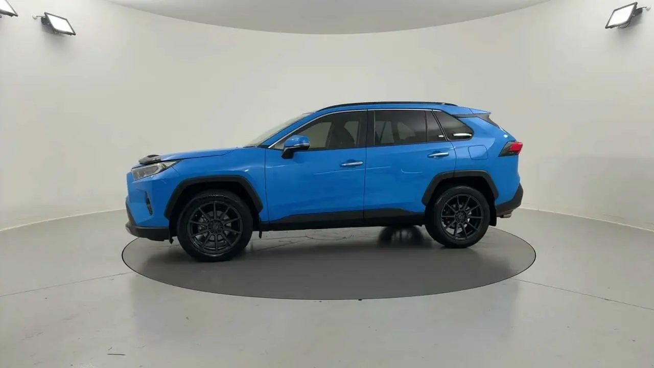 2020 Toyota RAV4 Gallery Image 2