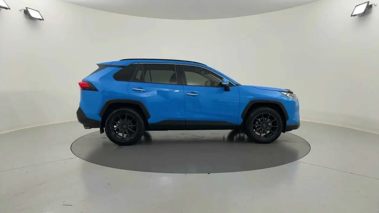 2020 Toyota RAV4 Gallery Image 6