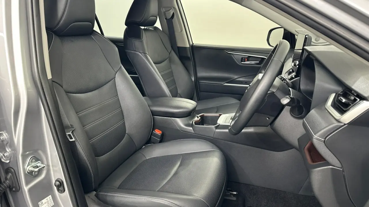 2023 Toyota RAV4 Gallery Image 17