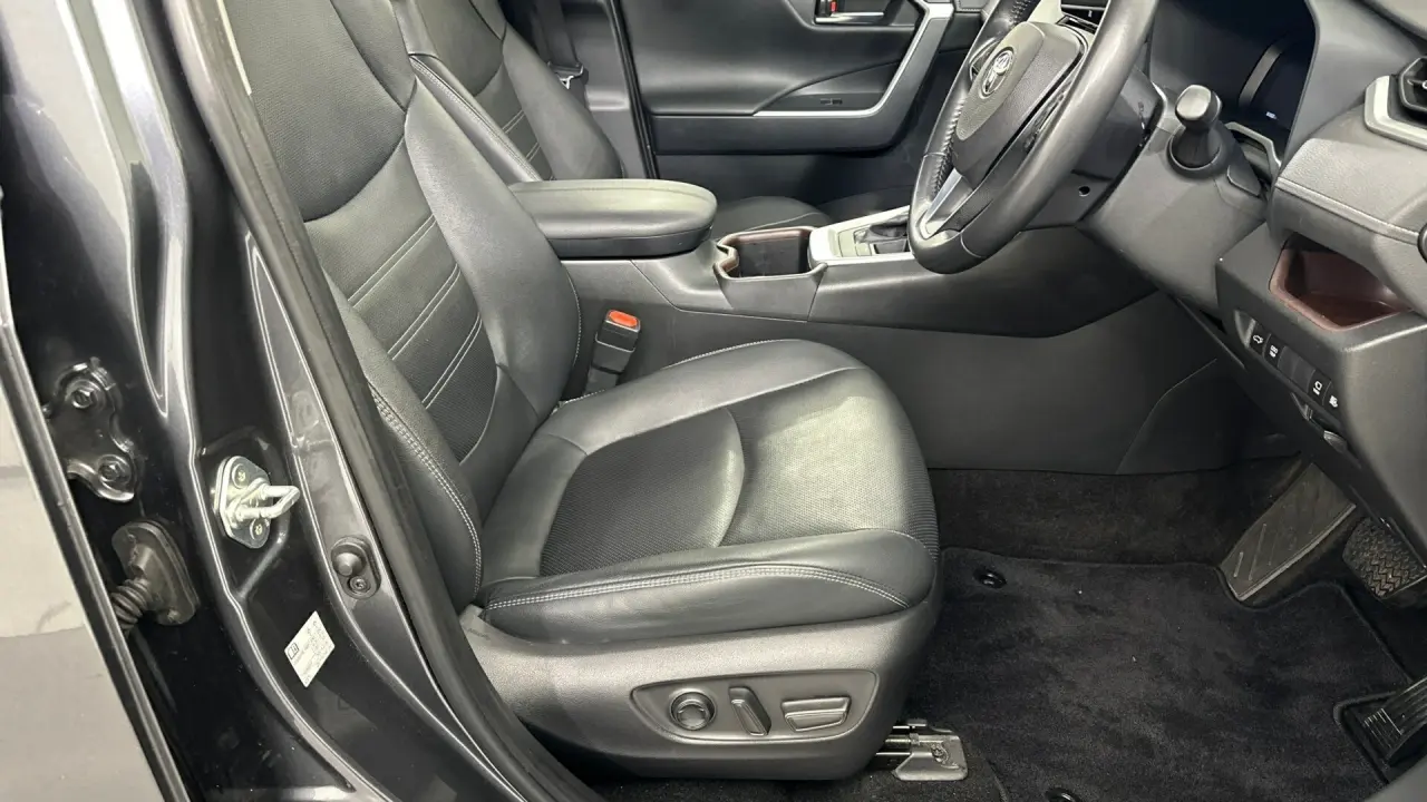 2024 Toyota RAV4 Gallery Image 14