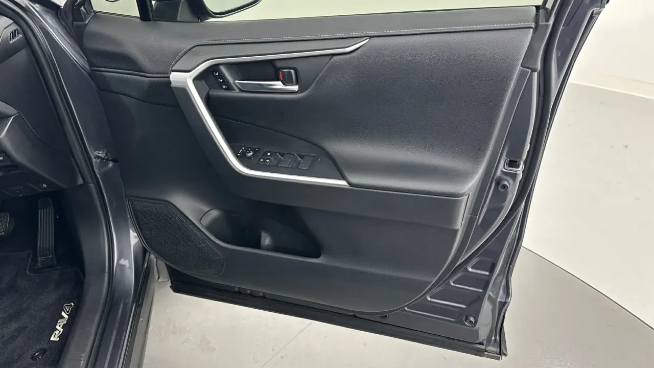 2024 Toyota RAV4 Gallery Image 9