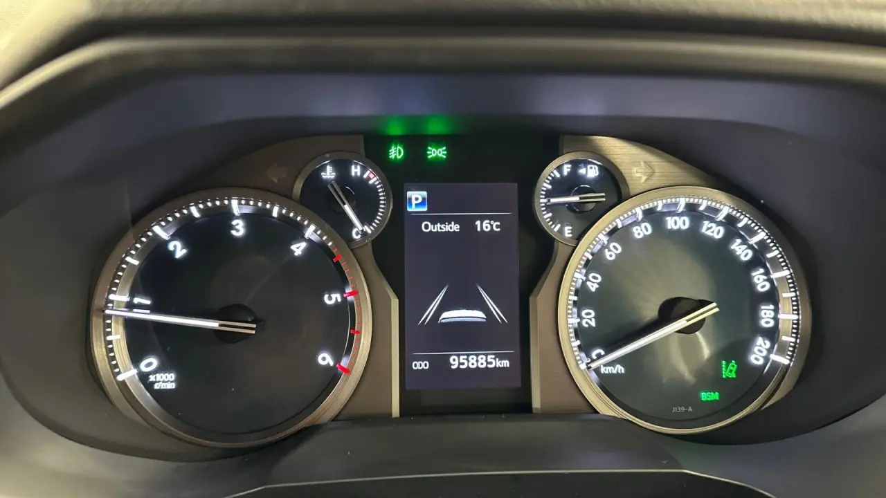 2019 Toyota Landcruiser Prado Gallery Image 10