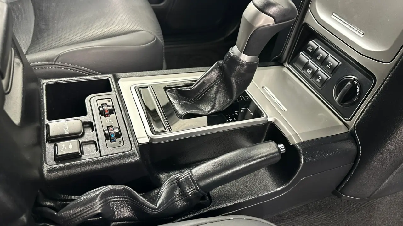 2019 Toyota Landcruiser Prado Gallery Image 12