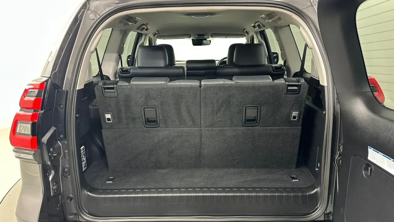 2019 Toyota Landcruiser Prado Gallery Image 17