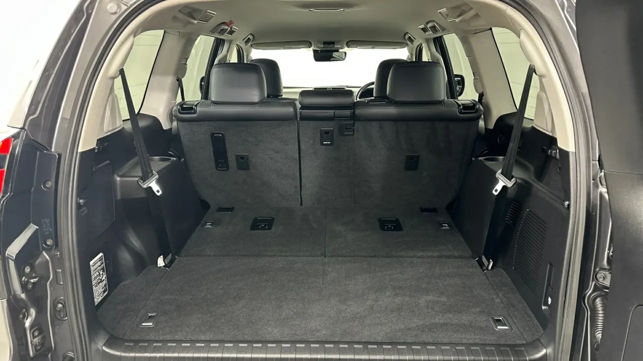 2019 Toyota Landcruiser Prado Gallery Image 18