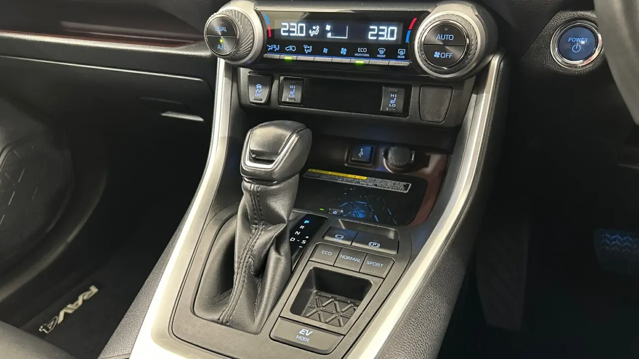 2021 Toyota RAV4 Gallery Image 13