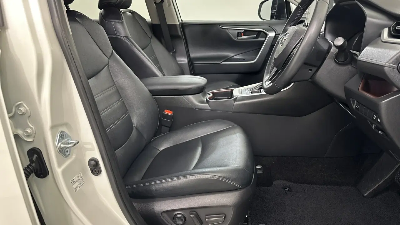 2021 Toyota RAV4 Gallery Image 15