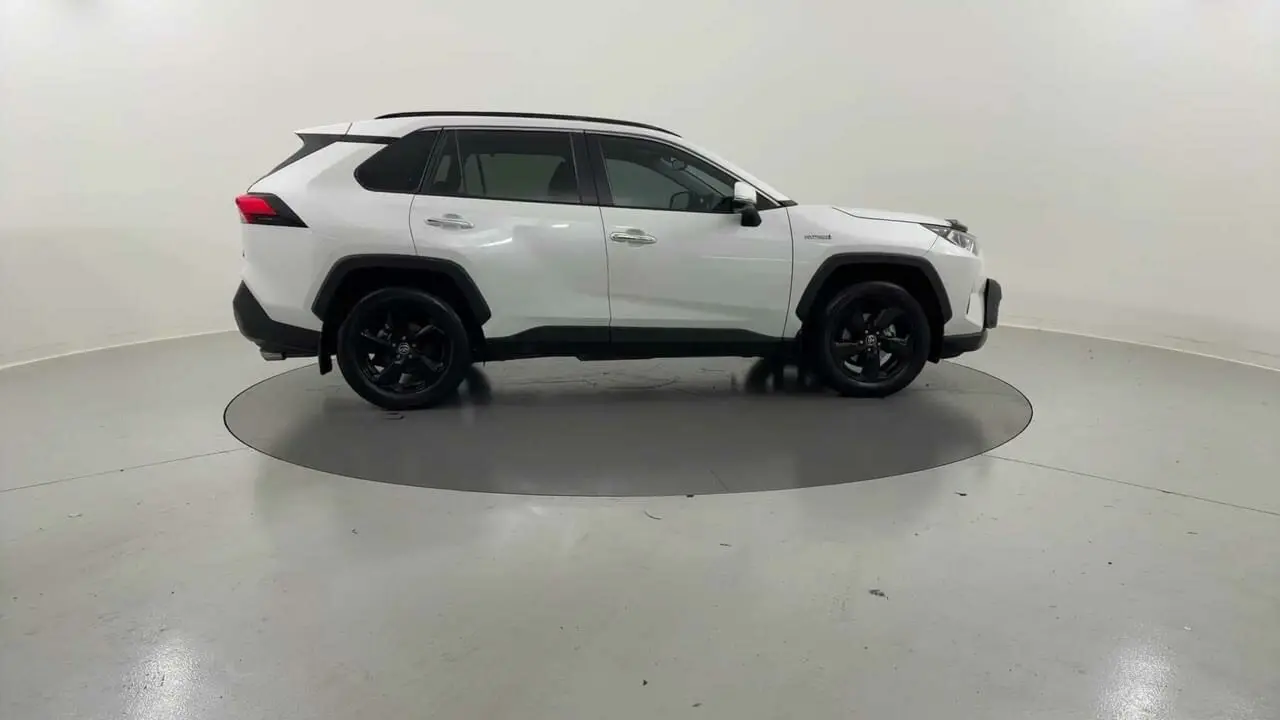 2021 Toyota RAV4 Gallery Image 6
