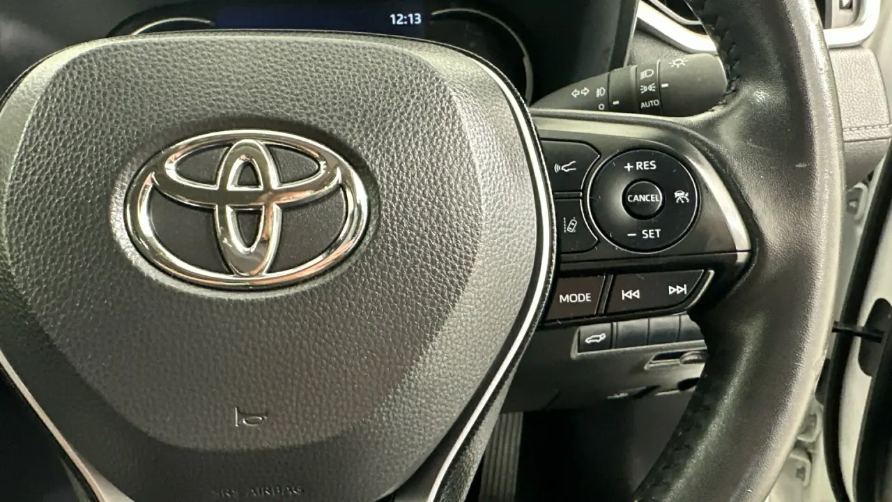 2020 Toyota RAV4 Gallery Image 11