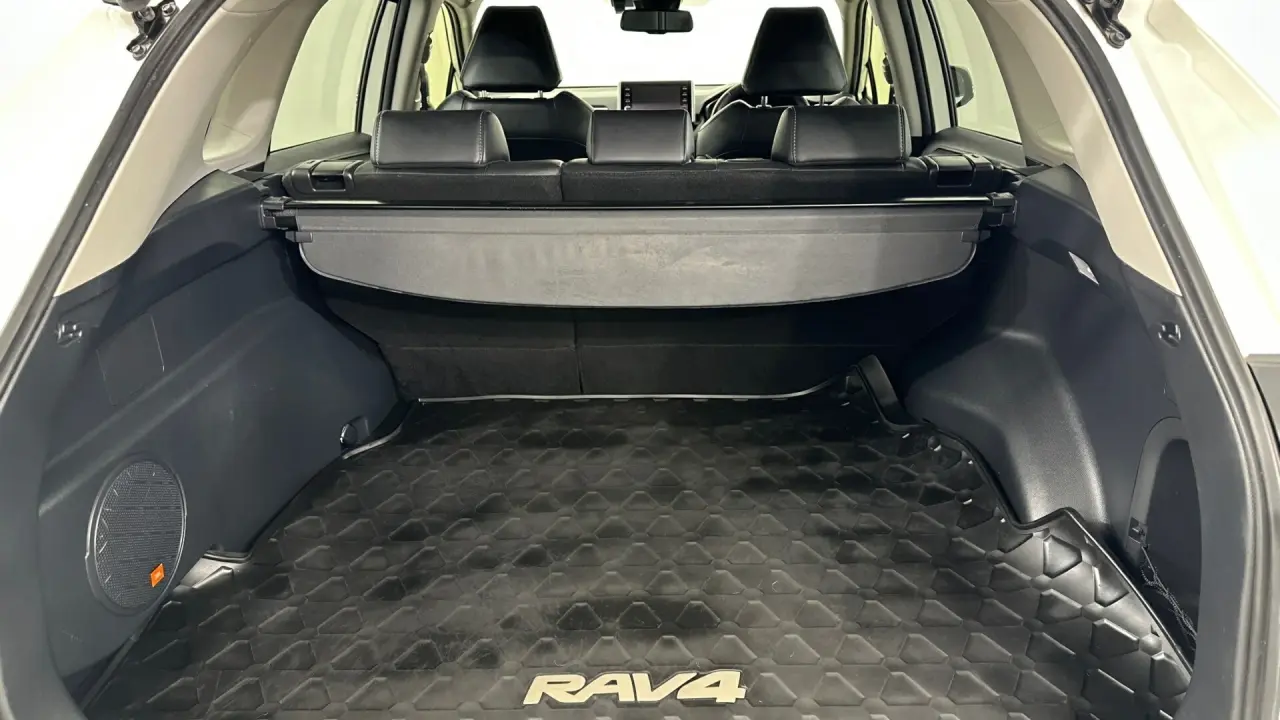 2020 Toyota RAV4 Gallery Image 18