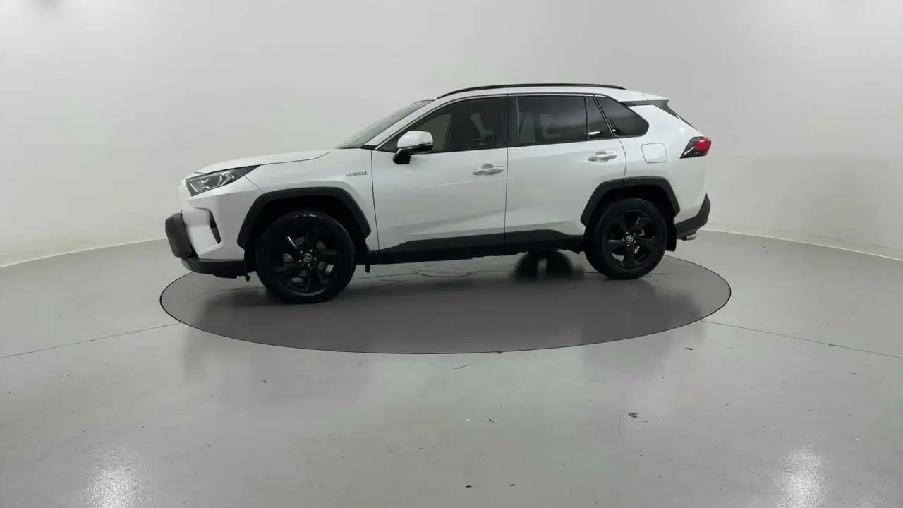 2020 Toyota RAV4 Gallery Image 2