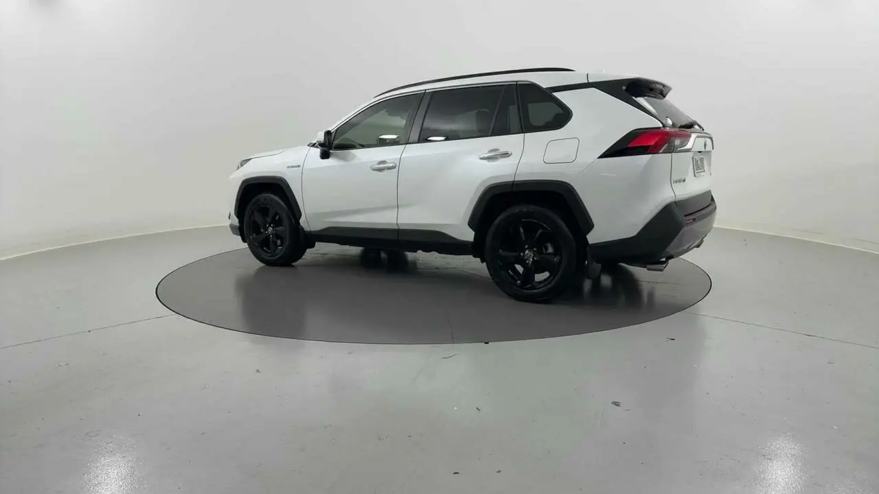 2020 Toyota RAV4 Gallery Image 3
