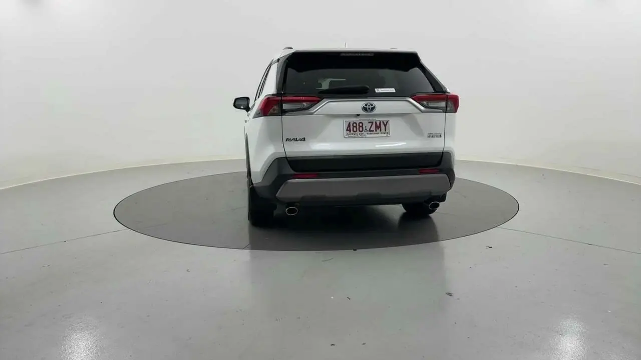 2020 Toyota RAV4 Gallery Image 4