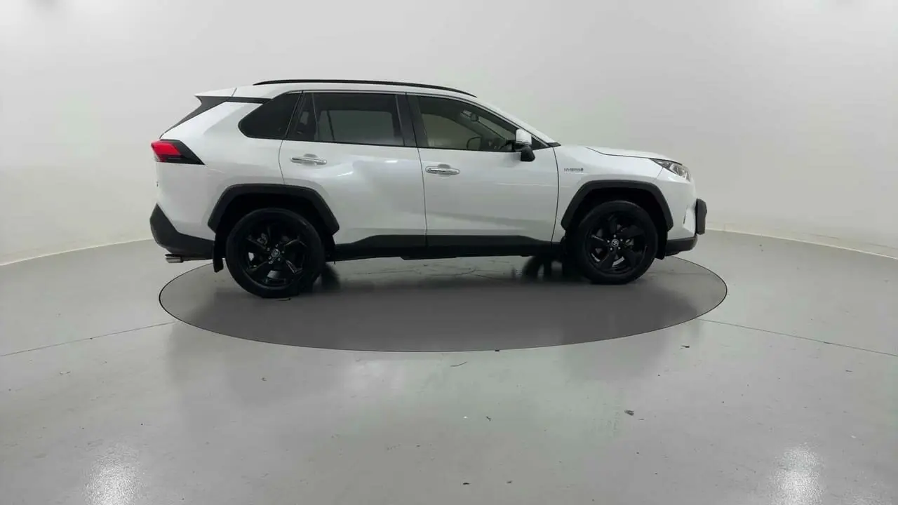 2020 Toyota RAV4 Gallery Image 6