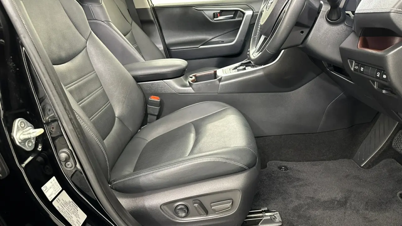 2024 Toyota RAV4 Gallery Image 14