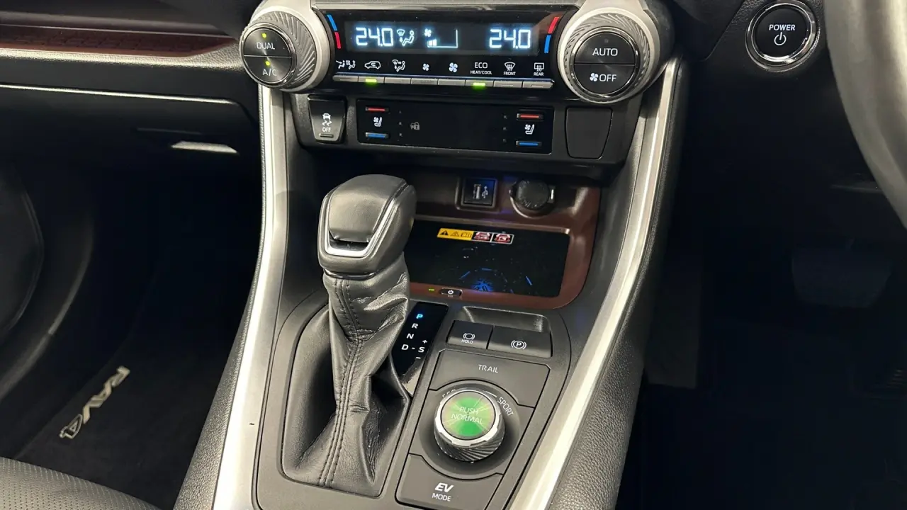 2024 Toyota RAV4 Gallery Image 17