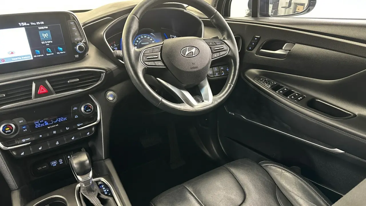 2019 Hyundai Santa Fe Gallery Image 16