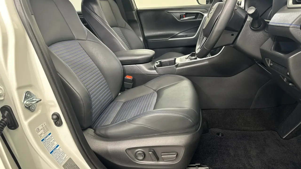 2022 Toyota RAV4 Gallery Image 15