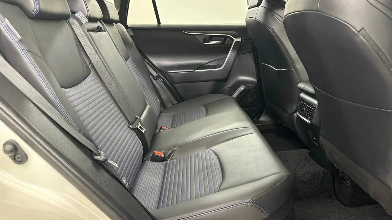 2022 Toyota RAV4 Gallery Image 16