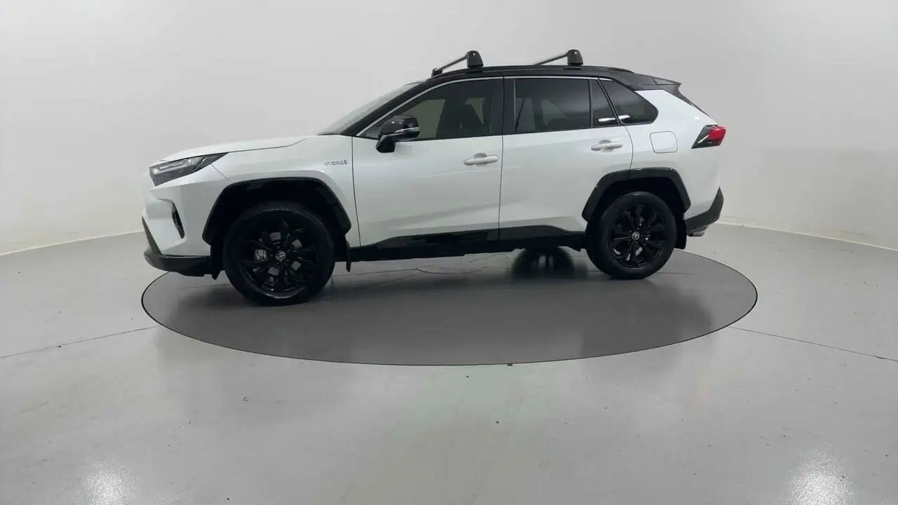 2022 Toyota RAV4 Gallery Image 2
