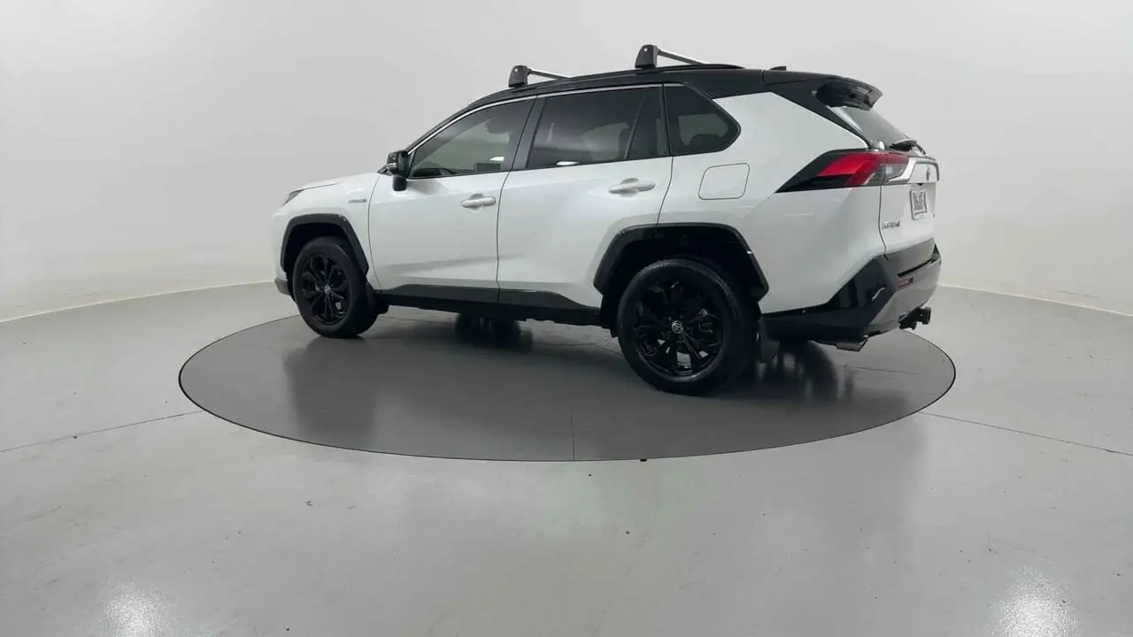 2022 Toyota RAV4 Gallery Image 3