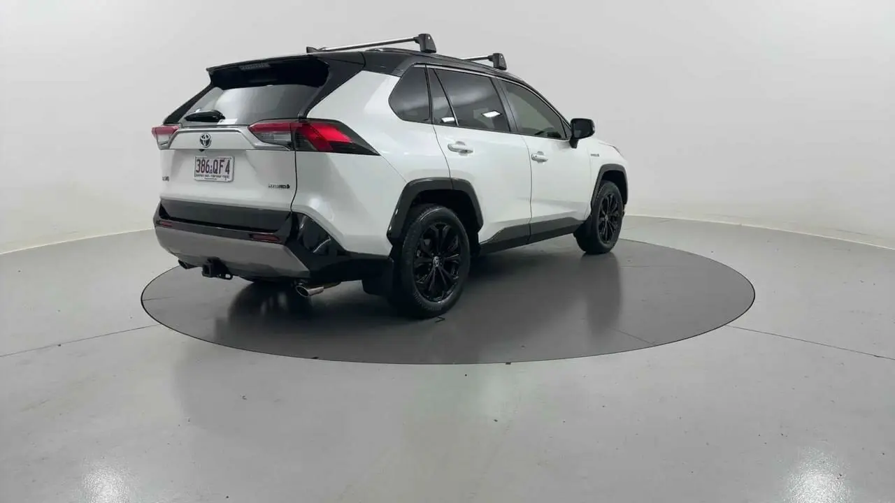 2022 Toyota RAV4 Gallery Image 5