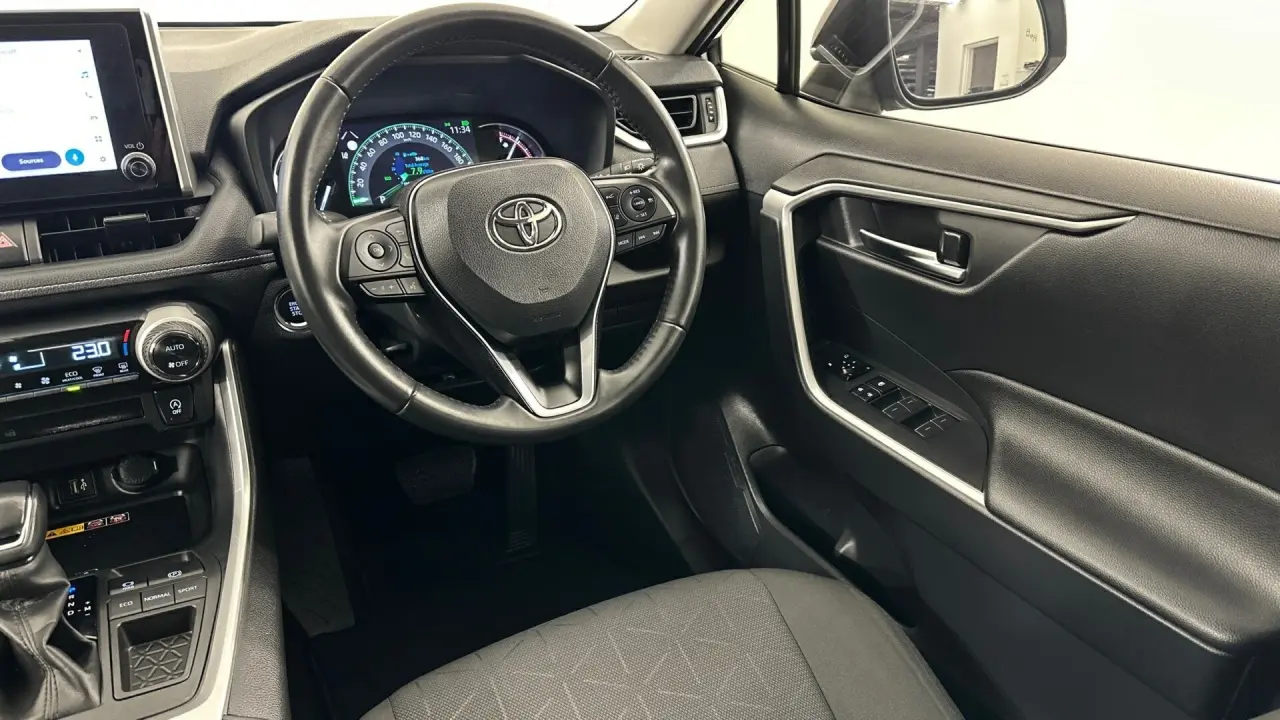 2022 Toyota RAV4 Gallery Image 11
