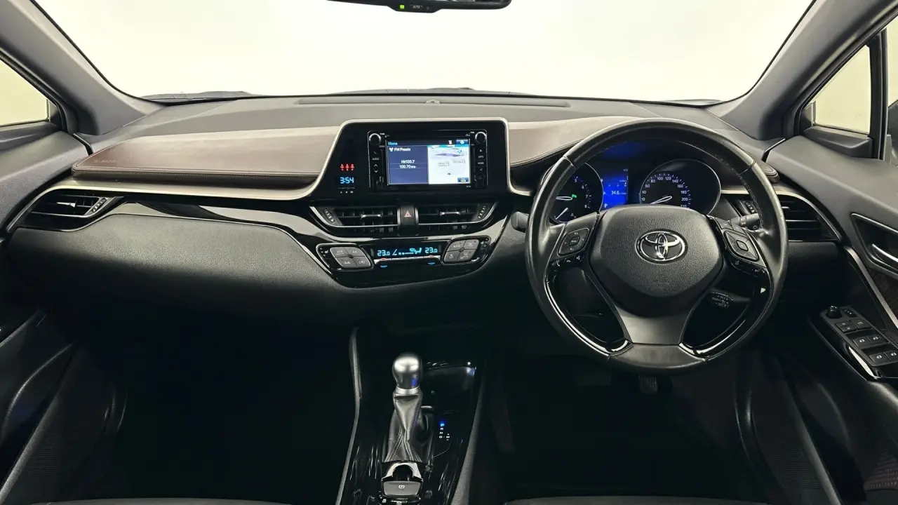 2019 Toyota C-HR Gallery Image 2