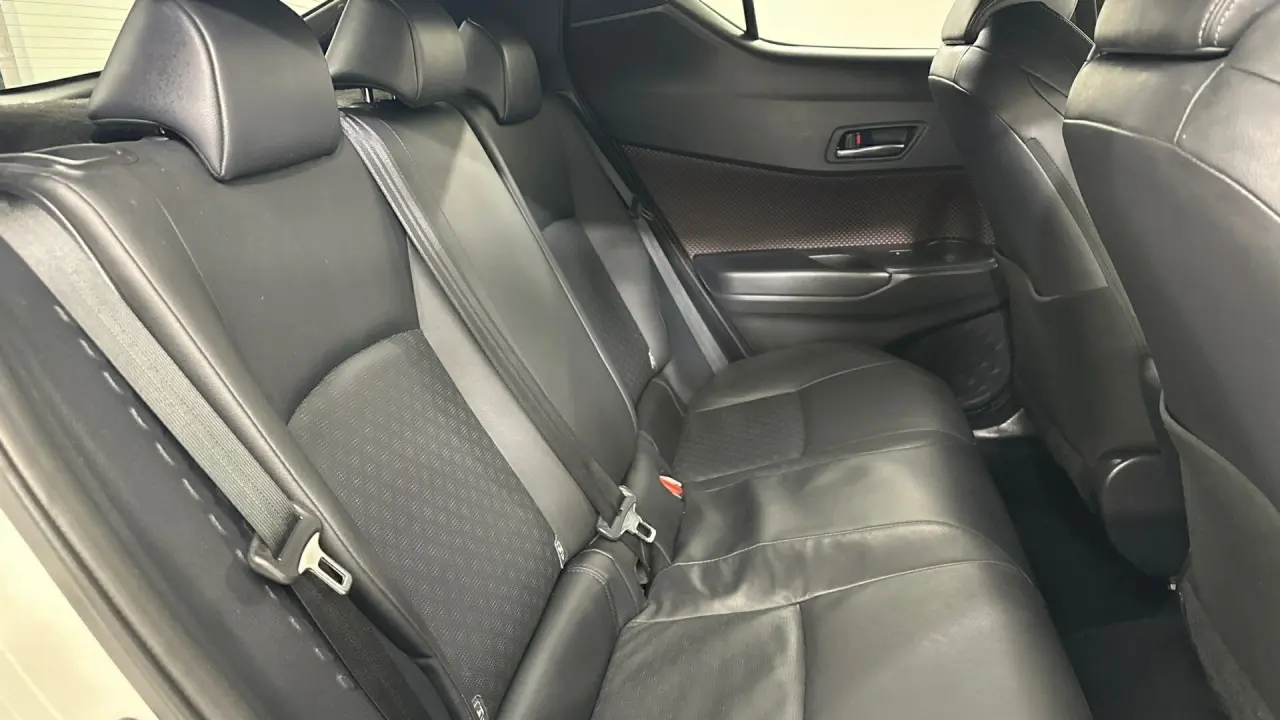 2019 Toyota C-HR Gallery Image 4