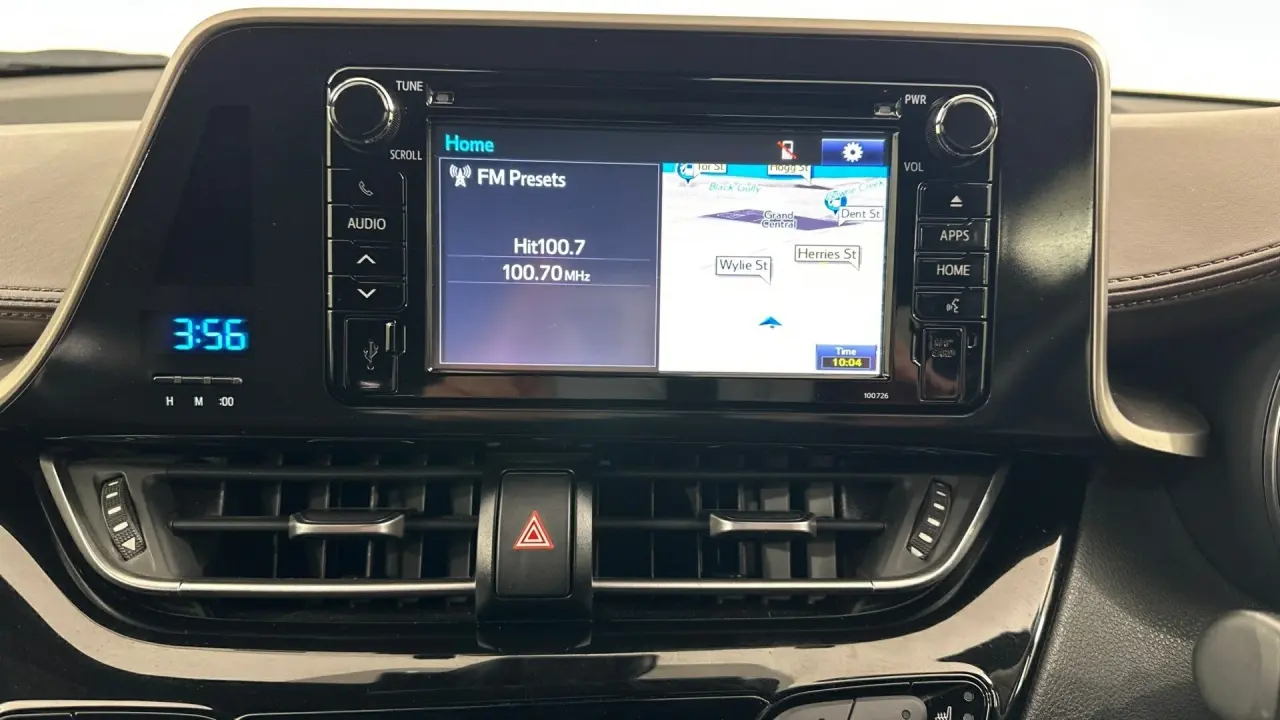 2019 Toyota C-HR Gallery Image 8